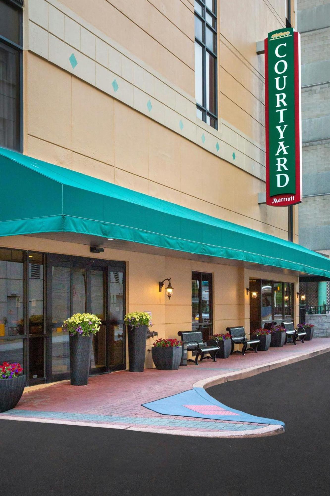 Courtyard Wilmington Downtown Hotel Екстериор снимка