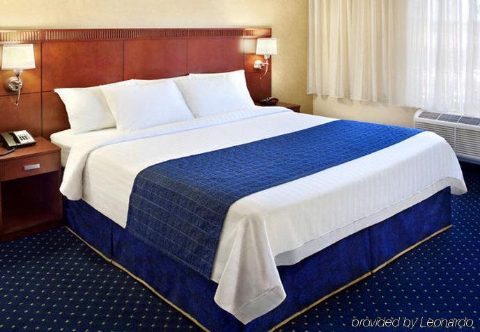 Courtyard Wilmington Downtown Hotel Екстериор снимка