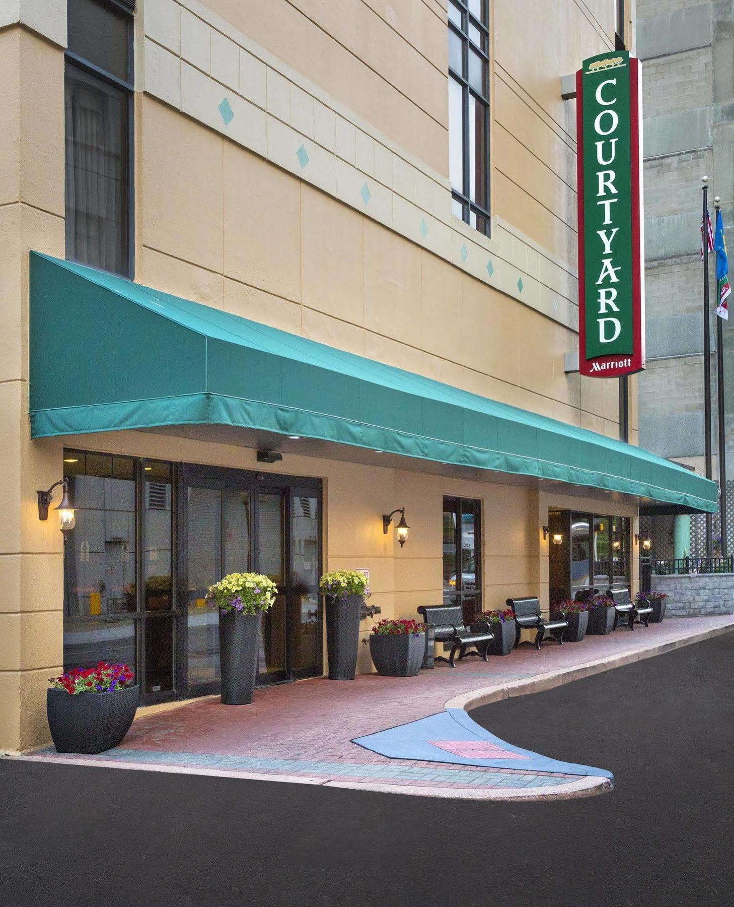 Courtyard Wilmington Downtown Hotel Екстериор снимка